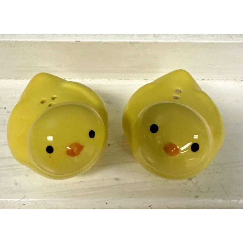 Chicky Chick Salt Pepper Shakers Kitsch Yellow Kitchen 2 1/2